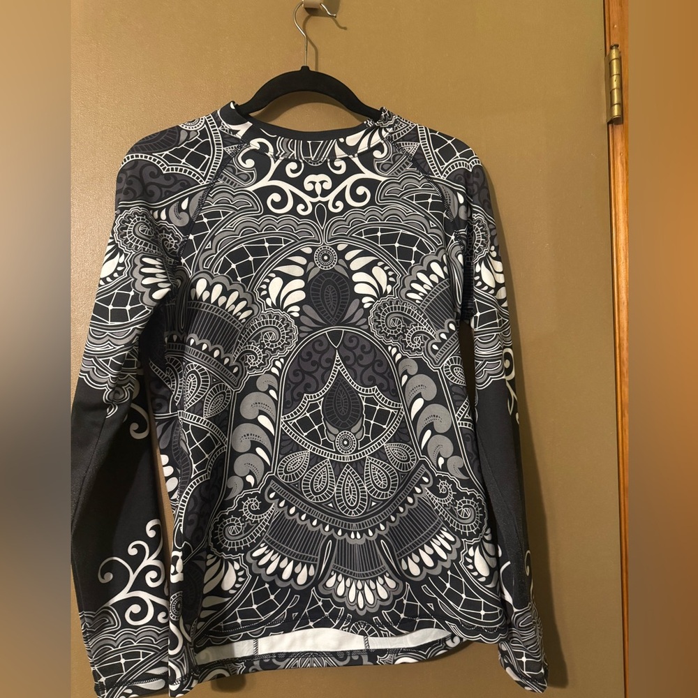 Athleta Printed Long Sleeve Athletic Top Stretch Performance Size M